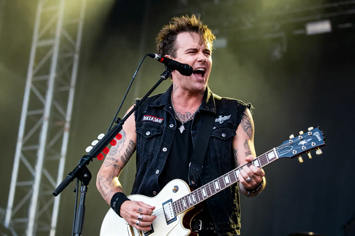 Deryck Whibley, Mika Deryck et Julien De Ryck : portraits et carrières