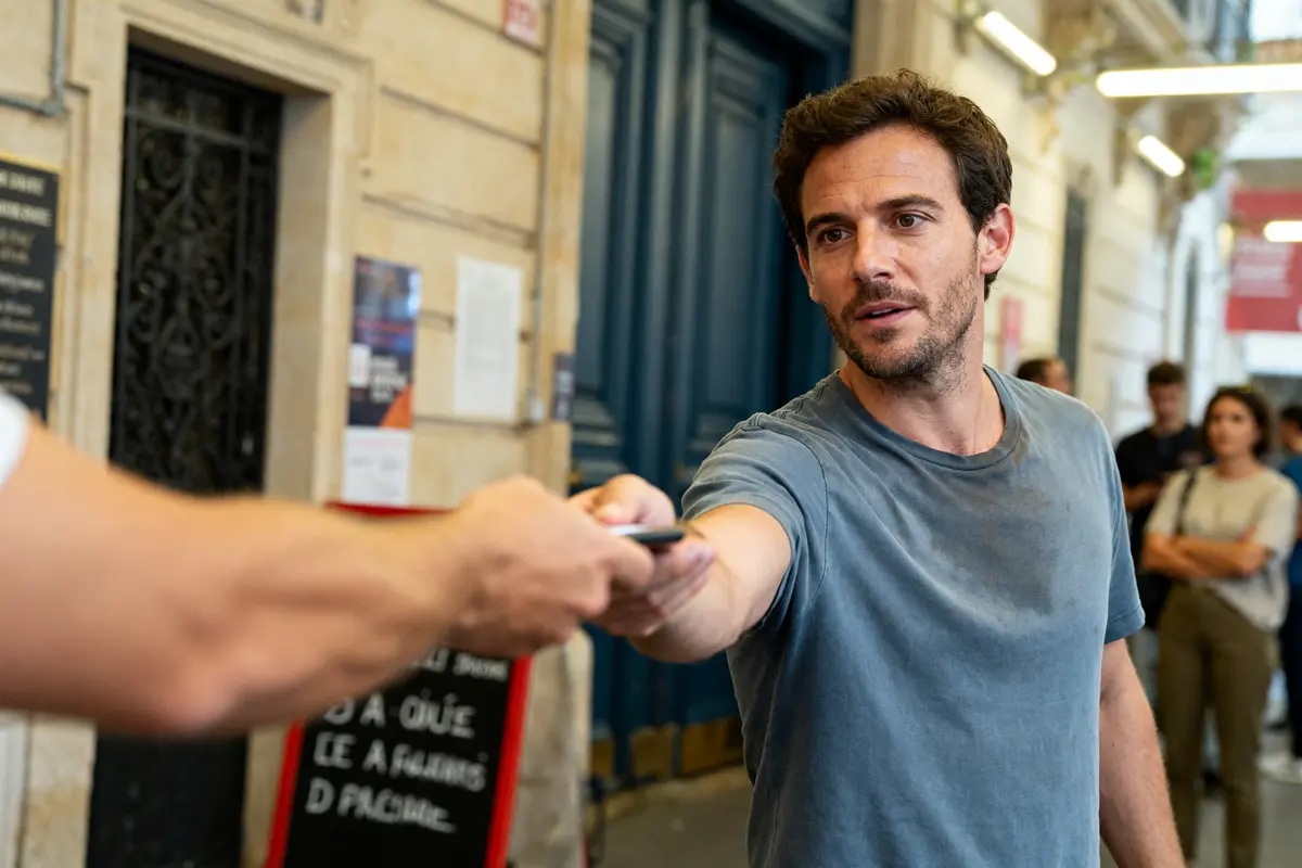 Pedindo : traduction, signification et prononciation en portugais
